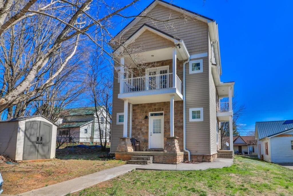 Skinny Big House In Jefferson City 外观 照片