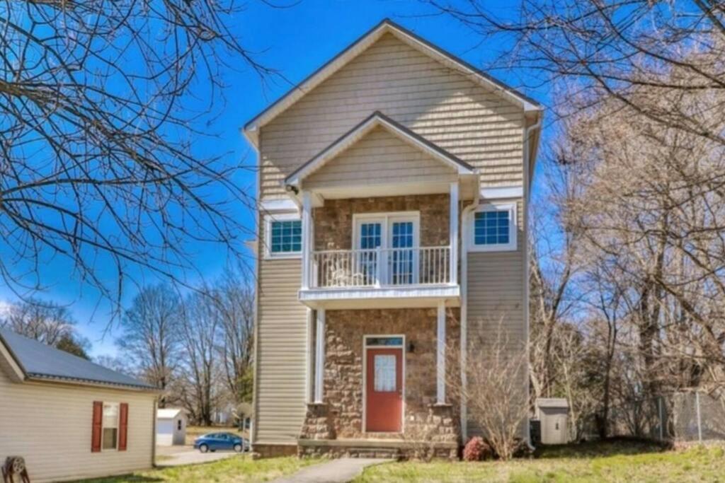 Skinny Big House In Jefferson City 外观 照片