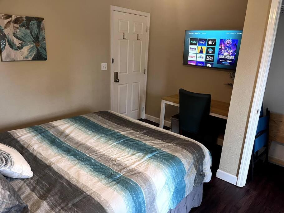 Skinny Big House In Jefferson City 外观 照片