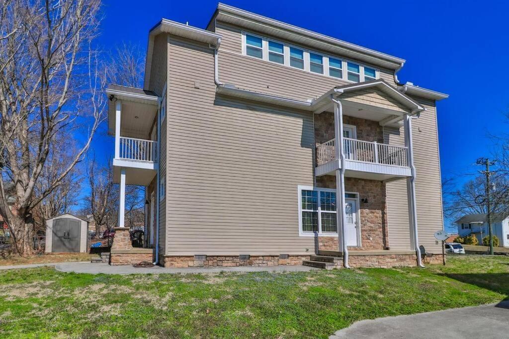 Skinny Big House In Jefferson City 外观 照片