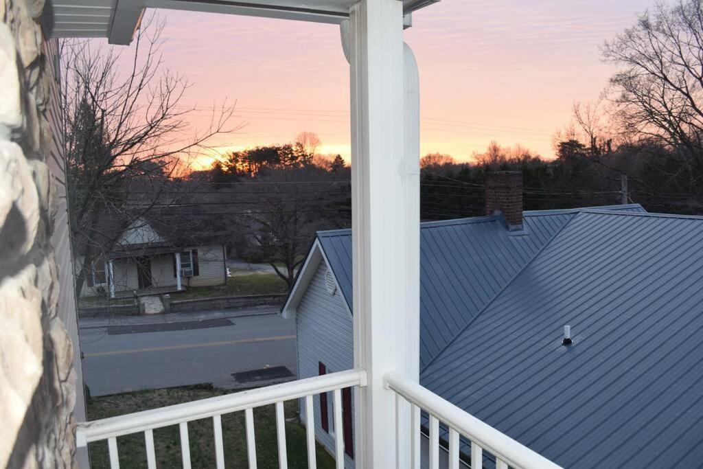 Skinny Big House In Jefferson City 外观 照片